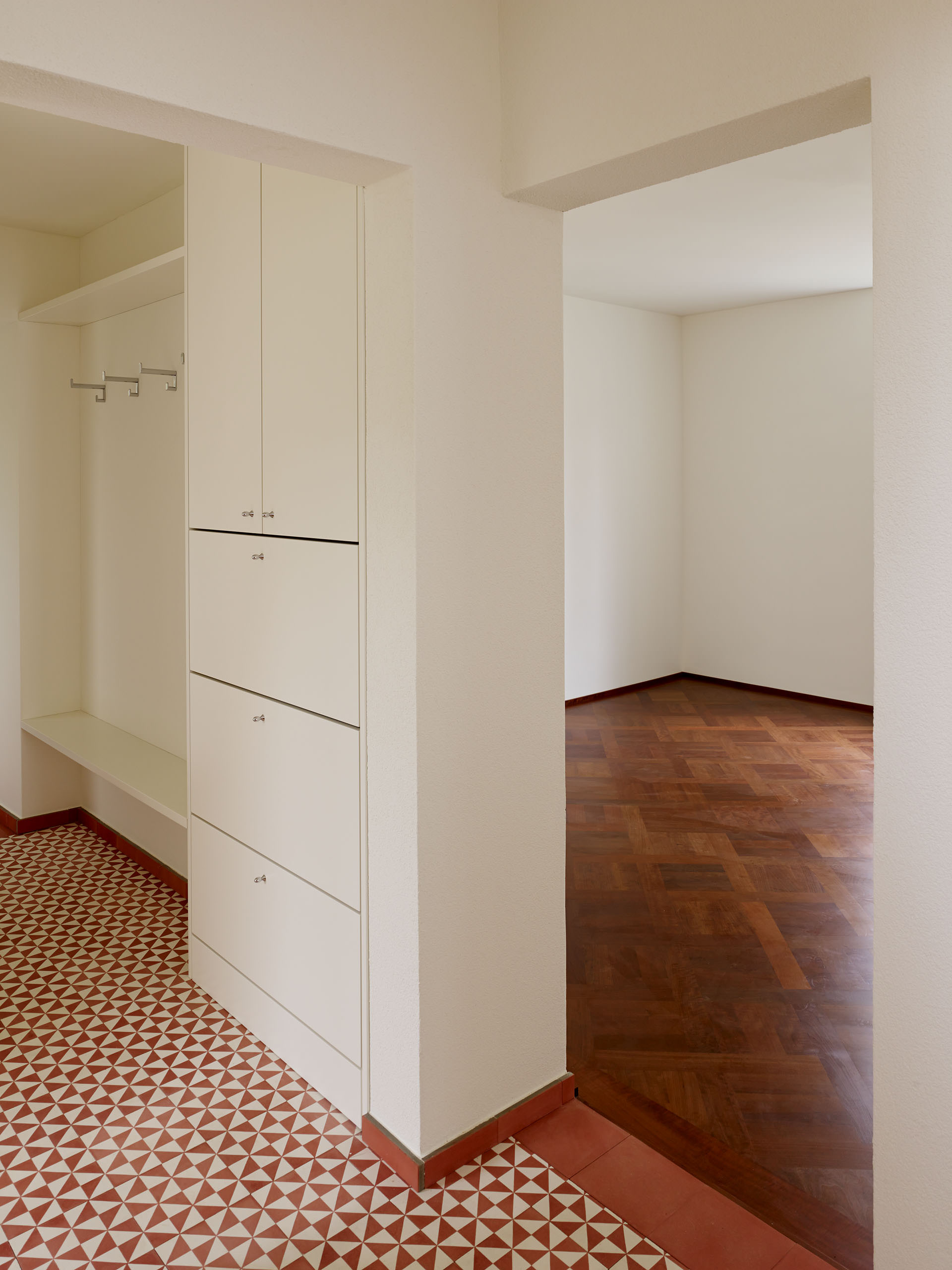 E14496 Alpa 044229 j2560